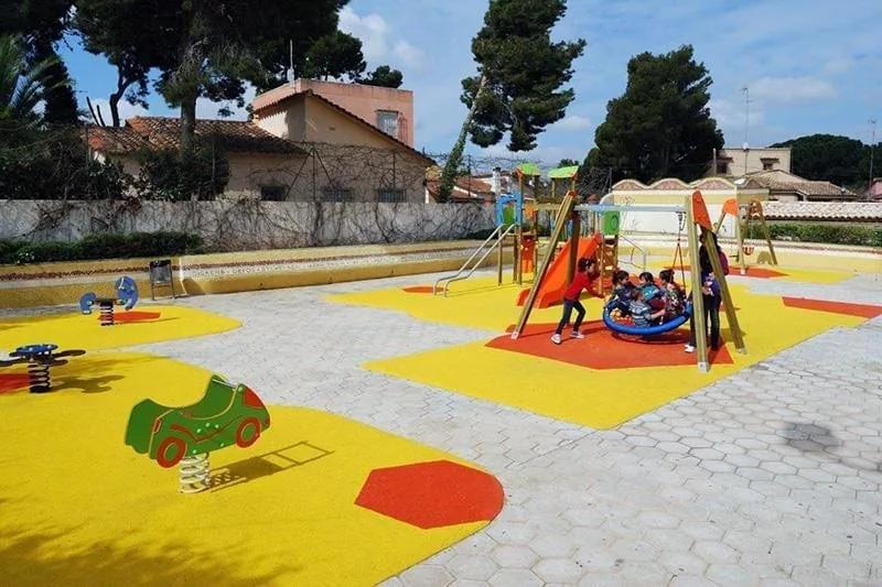 Refuerzo de limpieza en parques y zonas infantiles tras varias incidencias