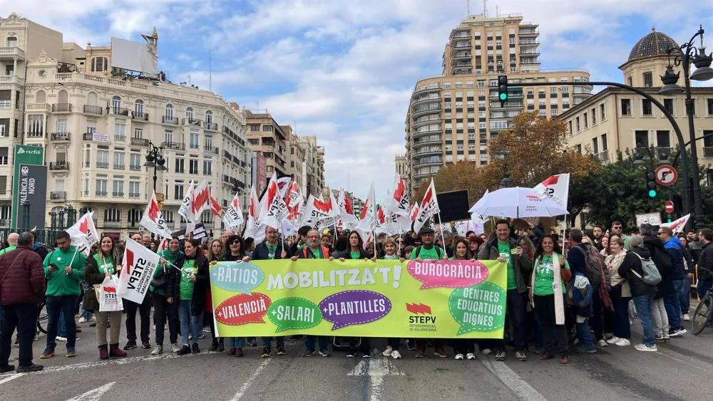 📚 El profesorado valenciano irá a huelga indefinida desde el 11 de mayo