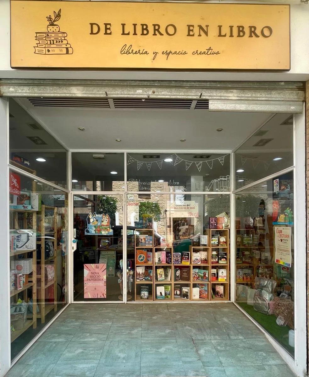 Foto de Librería De Libro en Libro